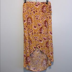 Matching crop top and skirt duo, worn twice